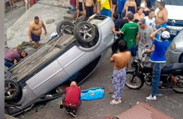 EN FOTOS: Un vehículo se accidentó en Manrique y terminó volcado