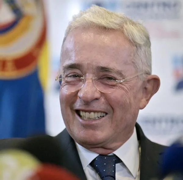 Con nuevo salario mínimo, para Uribe ya no se necesita reforma laboral de Petro 