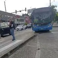 Aparatoso accidente de tránsito entre una camioneta y un bus del Mío, en Cali