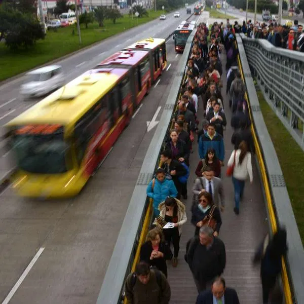Foto de Transmilenio, en nota de que el sistema en Bogotá anunció proyecto en flota de buses y explicó cómo les sirve a usuarios