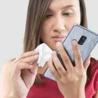 Qué no hacer si moja el celular y cómo se puede solucionar; prohibido el secador