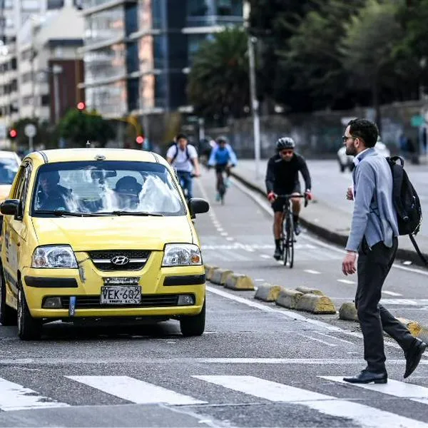 Taxi en Bogotá, cuyas tarifas y cobros en carreras mínimas, recargos y más subirían de valor