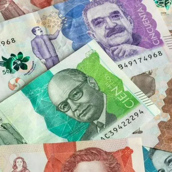 Foto de dinero colombiano, en nota de que dueño de Super Ricas, rival de Nutresa, compró Pronal, propietario de La Niña; qué busca el negocio