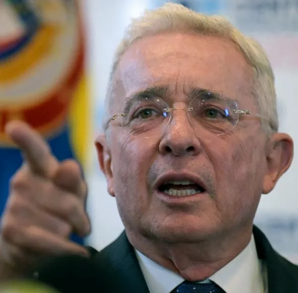 Renunció el fiscal del caso de Álvaro Uribe. El nuevo investigador tendrá otros 90 días para definir si pide preclusión o decide acusar al expresidente. 
