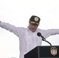 Foto de Gustavo Petro, en nota sobre memes del presidente por Panamá Sports y nuevo temor sobre Juegos Panamericanos