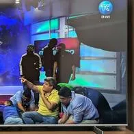Foto de ataque a canal de televisión en Ecuador