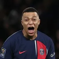 Kylian Mbappé sigue jugando con el Real Madrid con ayuda del PSG.