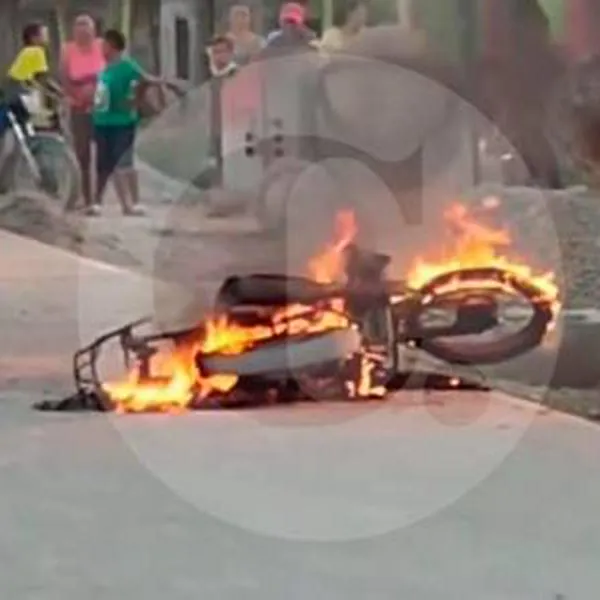 Amor y venganza: mujer le quemó la moto a su esposo por infiel