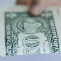 Por segundo día consecutivo, el dólar en Colombia termina a la baja