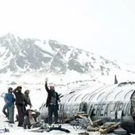 Hijo de sobreviviente actuó en 'La sociedad de la nieve'; personificó a su papá.