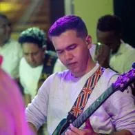 Exguitarrista de Martín Elías es ahora integrante del grupo de Diego Daza