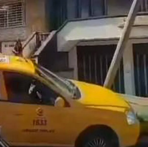 Colisión de taxi en calle 9 de Armenia no generó lesionados de consideración