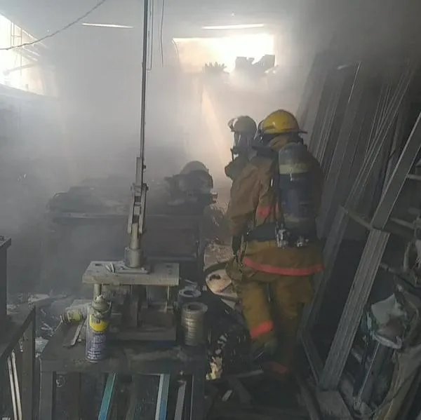 Incendio en vidriería del centro de Valledupar deja millonarias pérdidas 