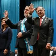 Gustavo Petro canceló viaje a Davos, Suiza y decidió quedarse un día más en Guatemala, donde participó de la investidura de Bernardo Arévalo. 