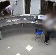 Robos Cali: un cantante de música urbana hurtaba locales comerciales de chance. Alias 'El cantante' fue detenido en las últimas horas por la Policía.