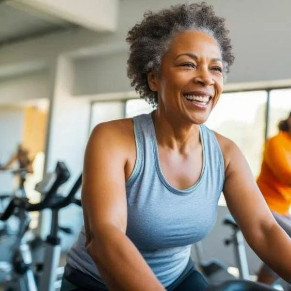 Cómo tener buena salud después de los 60 años: ejercicio, dieta, yoga y más