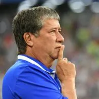 Bolillo Gómez fue presentado como nuevo director técnico de Águilas Doradas.