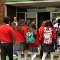 Foto de estudiantes por qué pasa si no lleva el uniforme el primer día de clase