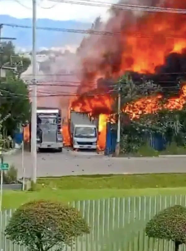 Atención: incendio en una empresa de químicos en las afueras de Bogotá