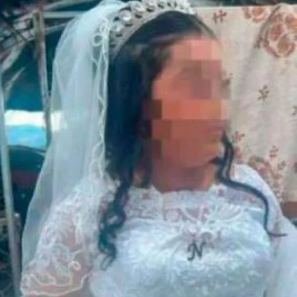 Ella es la novia en México que fue capturada en su boda y con el vestido puesto. Su pareja huyó