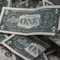Banco de la República pronosticó cómo le irá al dólar en Colombia en 2024: señaló precio máximo que tocaría y valor con el cerraría este año.