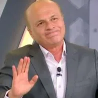 Carlos A. Vélez trató a América de "usado y manoseado" por Arturo Vidal: "Se le regalaron"