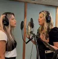 Daniella Álvarez mostrando su nueva canción cristiana en la que adora a Dios