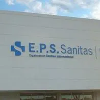 La Superintendencia de Salud le impuso una millonaria multa a EPS Sánitas por incumplimientos durante la pandemia del COVID-19. Pacientes, preocupados. 