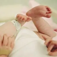 Bebé. En relación con negligencia de hospital.