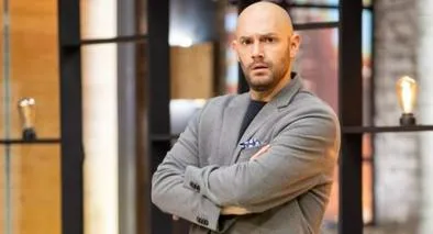 Foto de Nicolás de Zubiría, en nota de que Natalia Sanint, ex Masterchef, confesó que robaba a RCN y cree que el canal no sabía