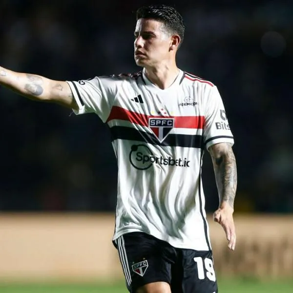 James Rodríguez no fue al lanzamiento de las nuevas camisas de Sao Paulo y el director de marketing explicó que querían solo llevar a los refuerzos.