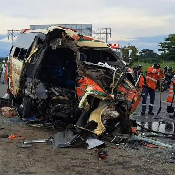 Accidente en Valle del Cauca dejó 20 heridos por choque entre bus y tren cañero