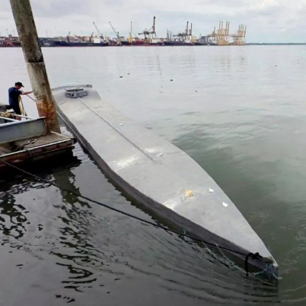 En Colombia y Ecuador, las autoridades de cada país, lograron interceptar dos narcosubmarinos con varias toneladas de droga. Capturaron a 3 colombianos.