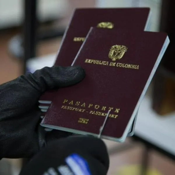 Contraloría pone lupa a contrato de pasaportes entre Migración Colombia y  Thomas Greg and Sons