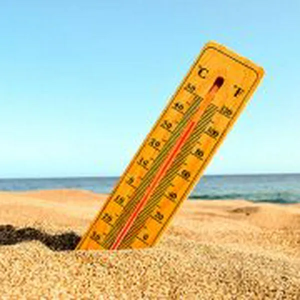 Golpes de calor son recurrentes durante las altas temperaturas. La hidratación es esencial.