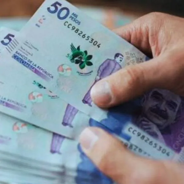 Dinero en Colombia a propósito de salario mínimo en 30 años según la inteligencia artificial