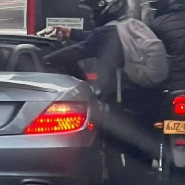 Robo en Bogotá: conductor de Mercedes-Benz respondió a criticas en redes
