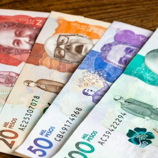 Dinero en Colombia y en qué es mejor invertirlo, ¿CDT o FIC?