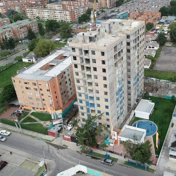 El sector inmobiliario ha enfrentado un escenario desafiante en Colombia, reflejado en una pronunciada caída en las ventas de viviendas.