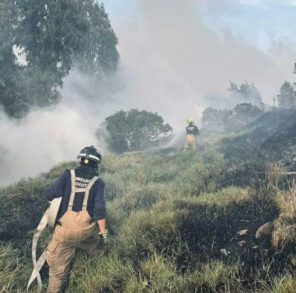 Incendio Bogotá hoy: hablaron bomberos que atienden la emergencia en los cerros
