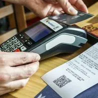 Tasas de interés bajarían 50 puntos y compras con tarjeta de crédito cambiarían