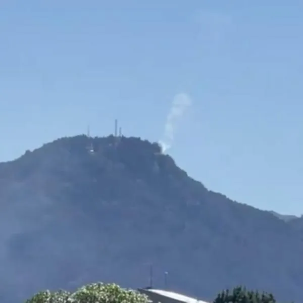 Foto de incendio forestal en Bogotá, en el cerro de 'El Cable'