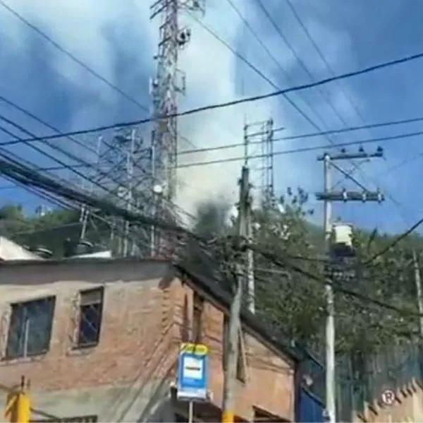 Trabajador de Blu Radio quedó en medio de incendio en cerro El Cable de Bogotá