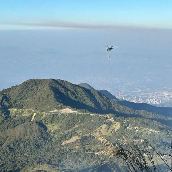 Incendio en los cerros orientales de Bogotá: fotos de qué está pasando y más detalles.