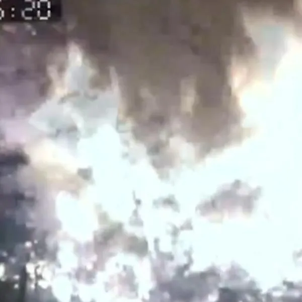 Incendio en cerro de Bogotá: video de cámaras de seguridad de llamas en El Cable