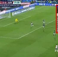 Le caen a Yimmi Chará por título que perdió Junior ante Millonarios; de estrella a villano