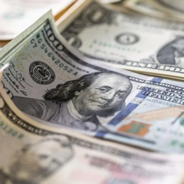 Dólar hoy: precio sigue lejos de $4.000 y alza de hoy apenas fue de 3 pesos