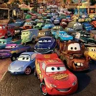 Cómo se verían los personajes de 'Cars' si fueran humanos, según la inteligencia artificial: Rayo McQueen, Mate, Sally, Chick Hicks y Doc HudsoN.