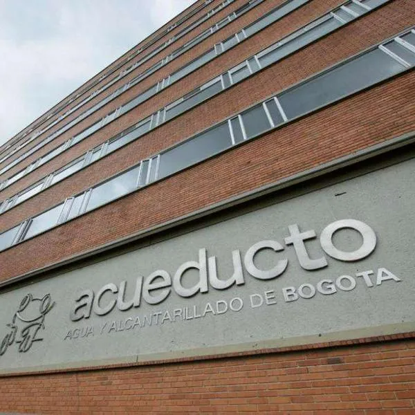 Foto de Empresa de Acueducto en Bogotá, en nota de que en Bogotá hoy, indígenas bloquean esa organización y de por qué protestan