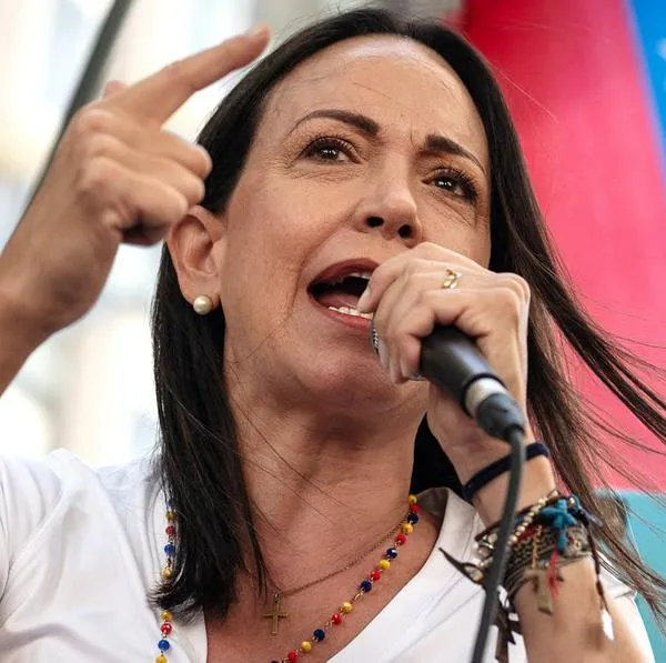 María Corina Machado, que explota por inhabilidad para elecciones en Venezuela